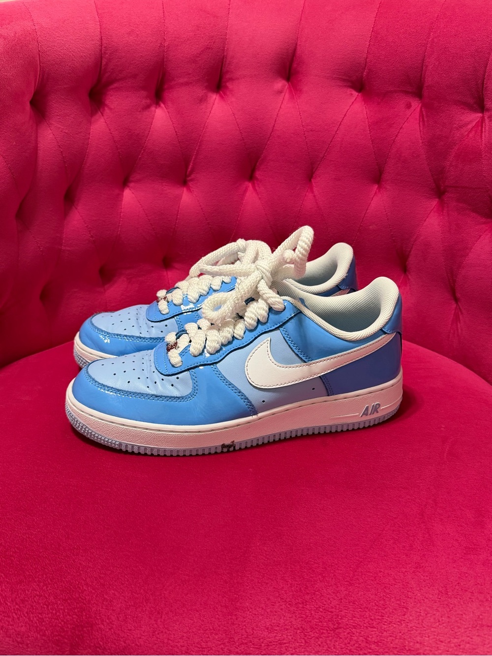 Nike Mens Blue and White Low-Top Sneakers with Light Blue Panels